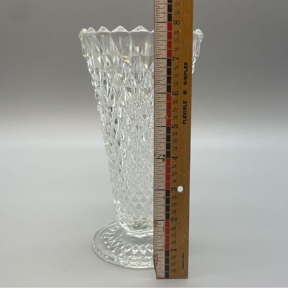 Vintage Indiana Glass Diamond Point Clear 1960’s Vase 8" footed vase - Picture 11 of 13